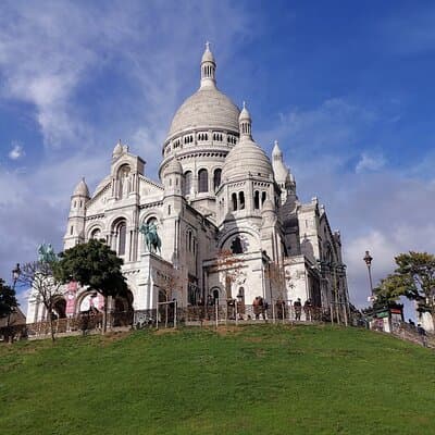 Paris Private City Tour with Hotel Apartment Pickup & Drop off Included 3