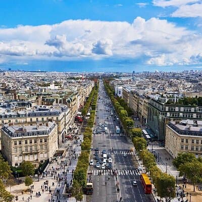 Arrival Transfer: Paris Airport CDG to Paris City by Luxury Van 5