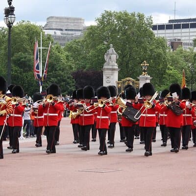Westminster Small Group Guided Tour with Changing of the Guard