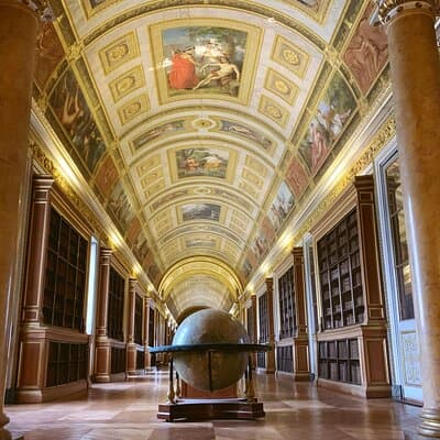 Private Tour in Fontainebleau Palace with Skip-The-Line Ticket 5