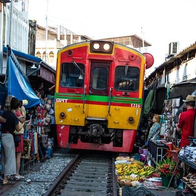 Private tour : Railway & Floating Market and the Bridge over river Kwae