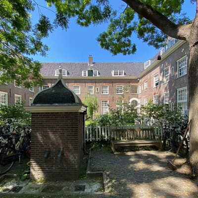 Explore hidden streets with friends - Private Tour 2