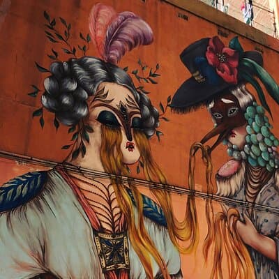 Street Art, Sculptures & Crime Stories Walking Tour – Barcelona 2