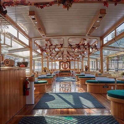 Grand Palisades Fall Foliage Cruise in New York 3
