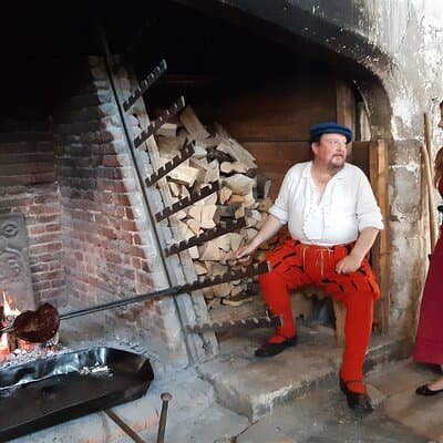 Private tour with an accredited expert guide Hampton Court Palace 5