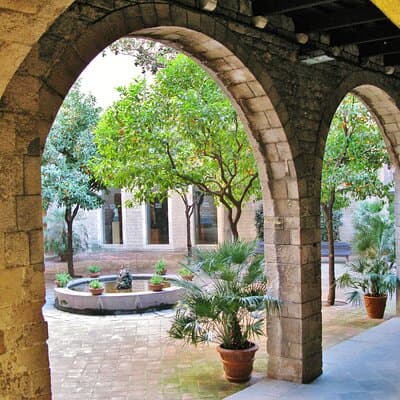 Full-Day Barcelona Tour by Sidecar Motorcycle 4