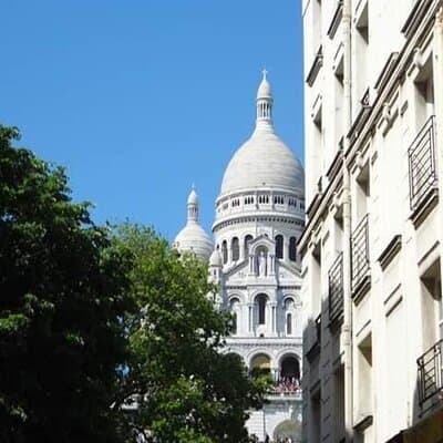 Group tour of the Montmartre district in Italian 3