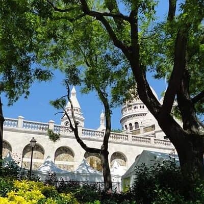 Group tour of the Montmartre district in Italian 5