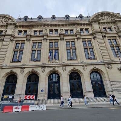 Full-Day Guided Tour in Paris with Hotel Pick Up & Drop 3