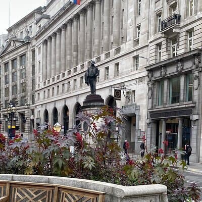 Money and Power in the City Sightseeing Tour