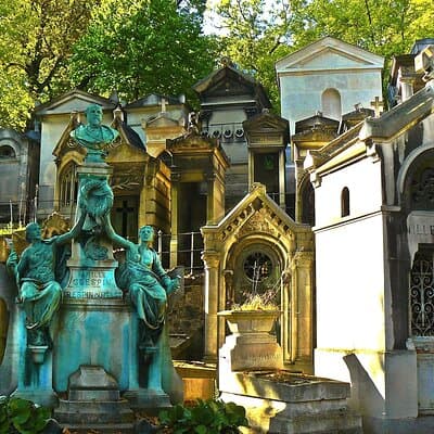 Pere Lachaise Cemetery Private Walking Tour 5