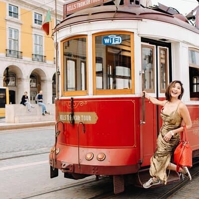 Photoshoot with a professional photographer in Lisbon