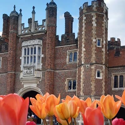 Private tour with an accredited expert guide Hampton Court Palace