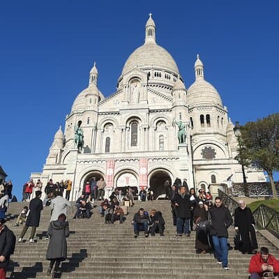 Montmartre/Sacre-Coeur/Paris- Artistic & Bohemian Epicenter