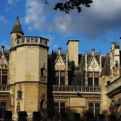 Treasure hunt in central Paris: from the Panthéon to the Louvre 2