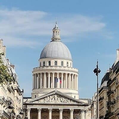 Private car with a driver in Paris 4-6 persons 4