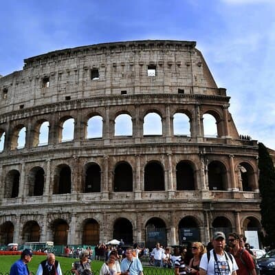 Rome : Private Tour of the Colosseum Arena and Ancient Rome