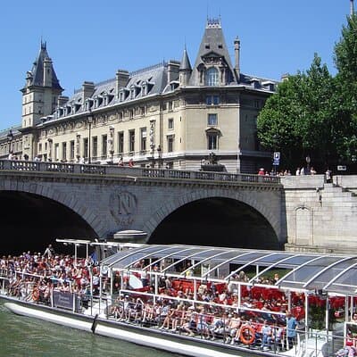 Two-hour Paris Tour including short walk and one hour Seine Cruise 3