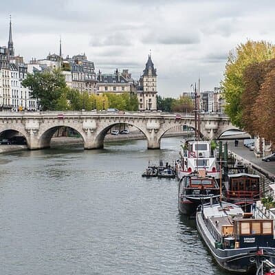 Two-hour Paris Tour including short walk and one hour Seine Cruise 4