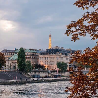Le Marais and Seine River Dinner Cruise with Hotel pick up in Paris- 6 Hrs