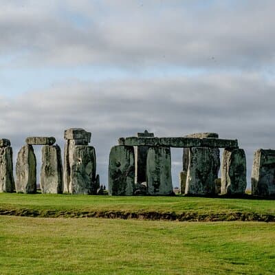 Private Tour to Stonehenge and Bath from London 3