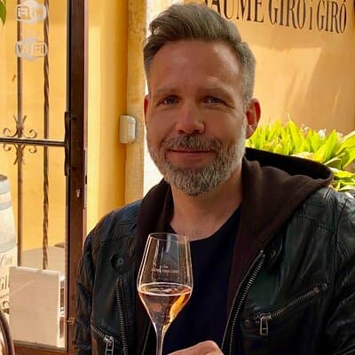 Exclusive Champagne & Chocolate Getaway - with excellent lunch 2