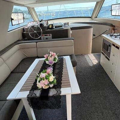 Private 2-Hour Bosphorus Cruise with Yacth 4