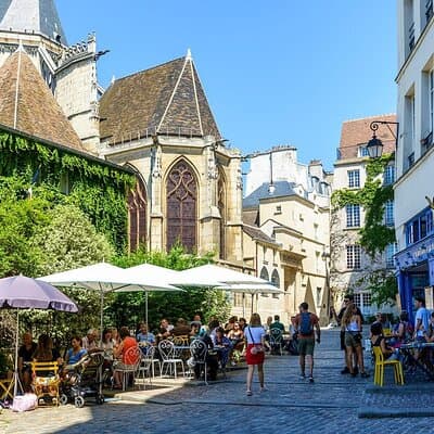 Le Marais and Seine River Dinner Cruise with Hotel pick up in Paris- 6 Hrs 2