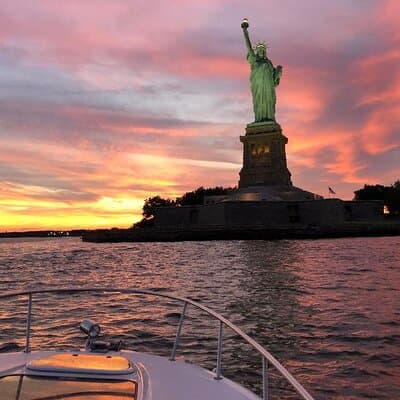 Best Private Luxury Sunset Boat Tour in New York City - 1 Hour 2