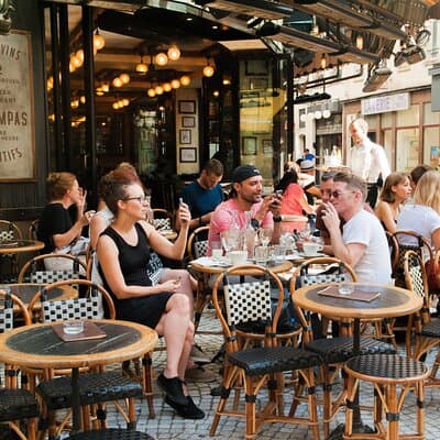 All Inclusive Food & History Tour of Montmartre with Local Guide