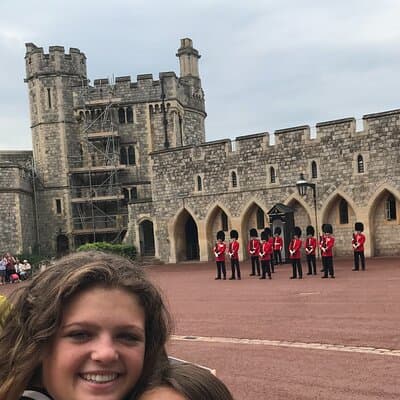 Private Guided Tour of Windsor Castle PLUS and History 4