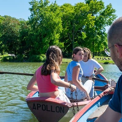Paris Family Custom Tour: Kids-Friendly Day with Private Guide
