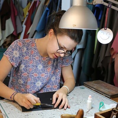 Enjoy & Learn - Making a Custom Clutch Bag in Leather Studio