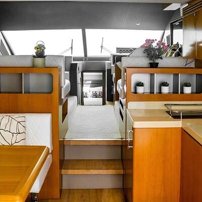 Luxury cruise on The Pearl 48ft to Atlantis & Burj Al Arab. 3
