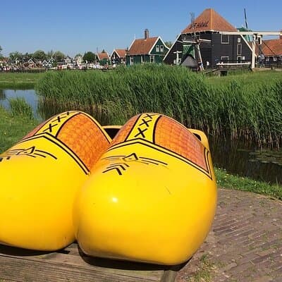 Zaanse Schans private tour Windmills 1/2 day in Jaguar S Type 3