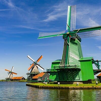 Zaanse Schans private tour Windmills 1/2 day in Jaguar S Type 4
