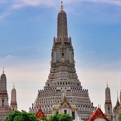 Grand Palace & Temples of Bangkok with experienced guide