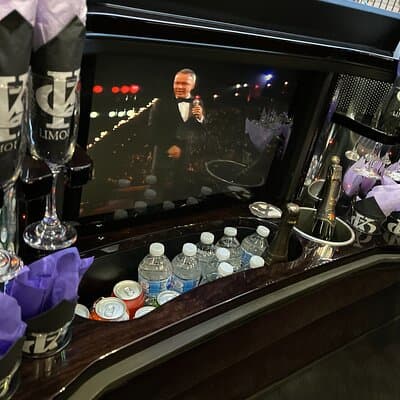 NYC Private Tour With Tour Guide-Stretch Limo, SUV Or Luxury Van 3