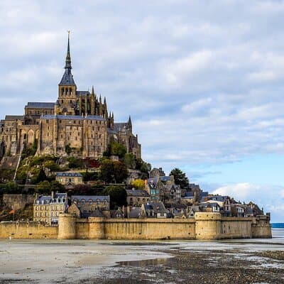 Private transport from Paris to Mont-Saint-Michel