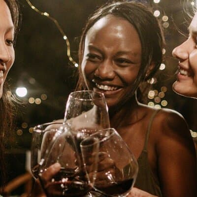 private groupe explore hidden bars & speakeasies in Paris