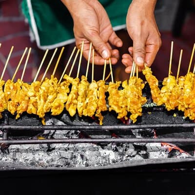 Bangkok Backstreets Food Tour with 15+ Tastings 4