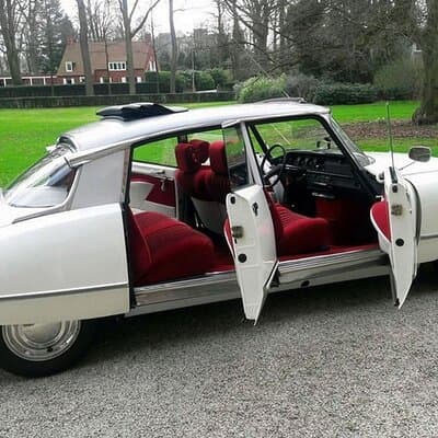 Paris City Tour 1h00 Citroën DS Vintage with Open Roof 2