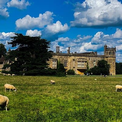 Private Day Tour to Stonehenge, Bath and The Cotswolds 5