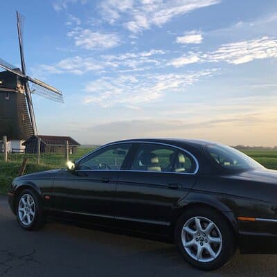 Zaanse Schans private tour Windmills 1/2 day in Jaguar S Type 2