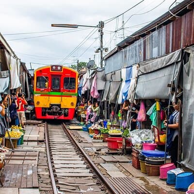 Damnoen Saduak Floating Market and Maeklong Railway Market Tour