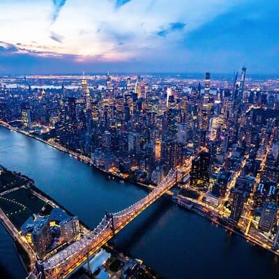 NYC Helicopter Proposal Tour with Photos and Champagne 3