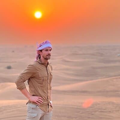 Red Dune 4x4 Desert Safari with Sand Boarding & Camel (4 hr)