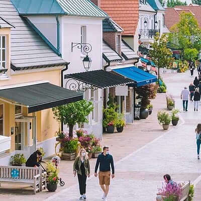 La Vallée Village-Parisian Chic Outlet Shopping Spot-Private Trip 4