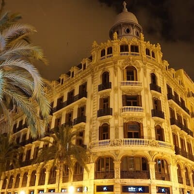 Private Transfer From Barcelona To Valencia With a 2 Hour Stop 3