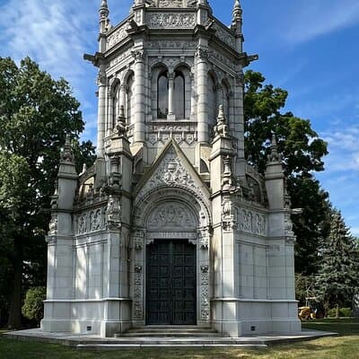 Woodlawn Cemetery: A Self-Guided Audio Tour of Gilded Age Art and Architecture 4